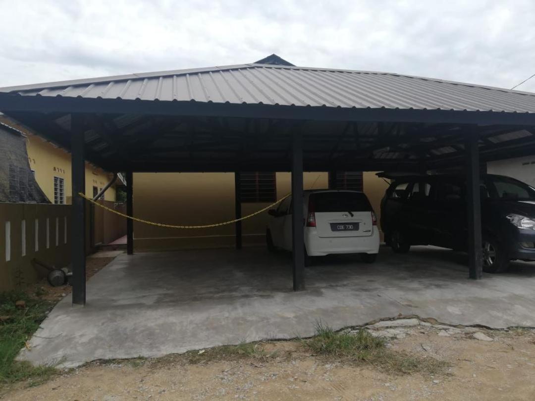 Homestay Ibu Pekan Buitenkant foto