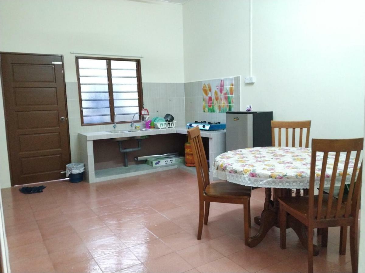 Homestay Ibu Pekan Buitenkant foto