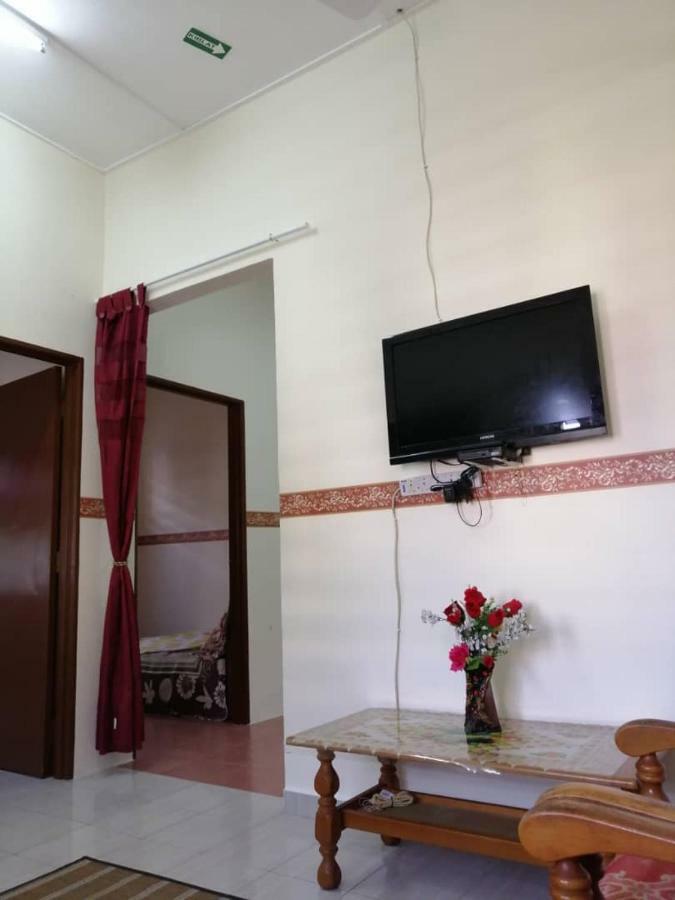 Homestay Ibu Pekan Buitenkant foto